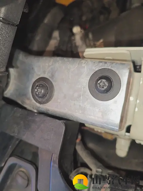 20万拿下大众途锐，30T+V6引擎，圆你一个SUV梦？-2