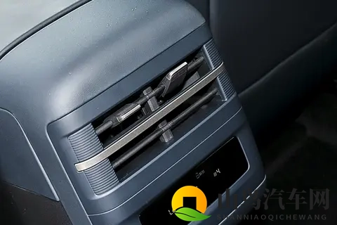 钛 7 2025 款 200KM 两驱 Max 版试驾,感受出行新体验-3