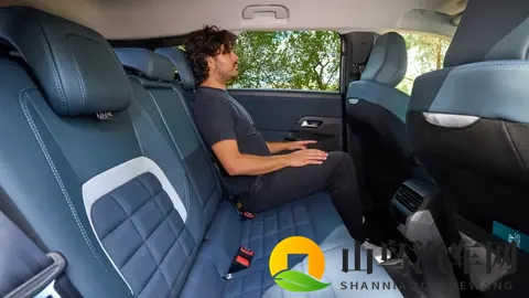 采用全新设计理念，全新雪铁龙C5 Aircross实车图曝光-3