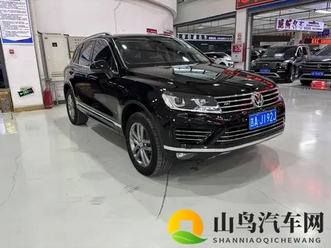 16万多拿下大众途锐,V6引擎+四驱,硬派越野也能家用-2