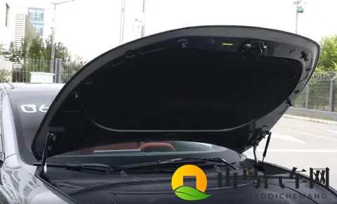 30万级家轿新选择！阿维塔12四激光版让智能出行更舒心-2