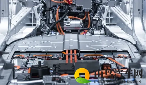 这么容易自燃，到底哪个才更好？磷酸铁锂和三元锂的真相！-2