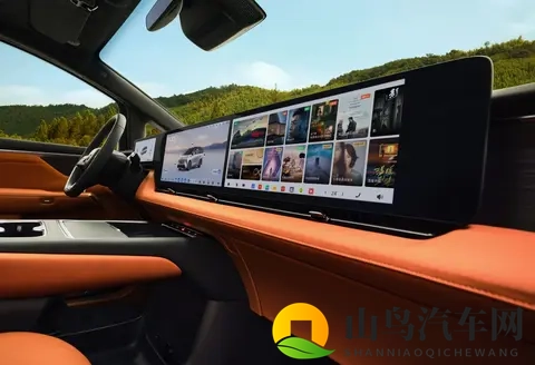 别克至境世家内饰官图发布，悬浮三联屏更有面儿，轴距超3米1-2