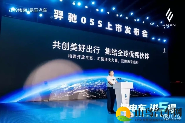 校花夹震蛋上课h高潮失禁：校园花旦课堂意外，激情失控失禁惊现-2