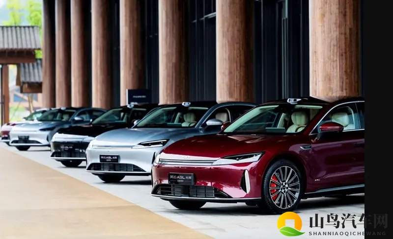 把高端配置卖成“白菜价”?奇瑞风云A9L光辉版配置解析-1