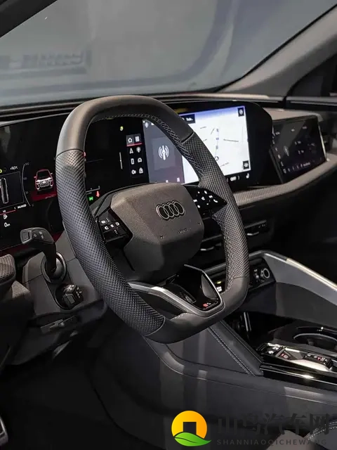 国产加长板上钉钉, 全新奥迪Q5海外实车曝光！内饰科技感直接拉满-2