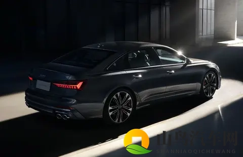 8588万,新奥迪S6上市!性能炸裂零百加速47s,与纯电仍能一战-2