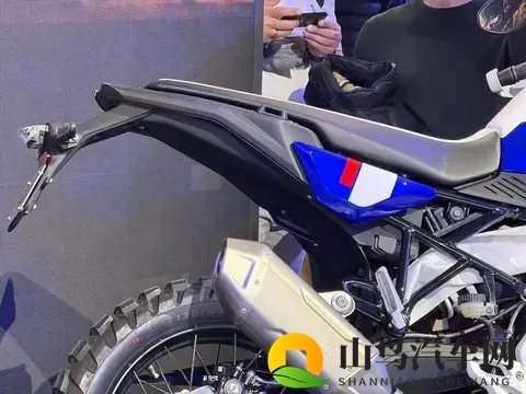 宝马印产F450GS在米兰展首秀！-1