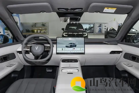 拉利同款磁流变悬架+激光雷达，续航670km，B级轿车预售1399万起-3