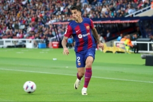 世体：当地时间11:00，坎塞洛将在弗里克麾下进行加盟后首次训练