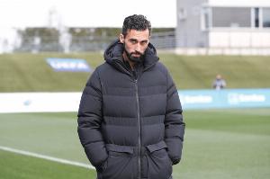 巴萨旧将开炮：阿韦洛亚够不着阿隆索鞋底，他能执教只因总谈穆帅