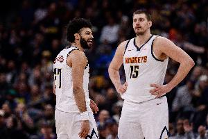 挺身而出！约基奇缺阵后穆雷打了六场比赛 场均砍下28分10助攻