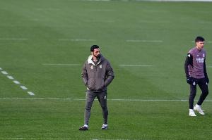 近10位皇马主帅之中，仅洛佩特吉、阿韦洛亚执教首战告负