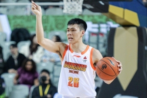 解说：庞峥麟第四节一次又一次地命中关键球 真的是未来不可限量