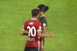 不打不相识！国安新援阿不都海米提曾头顶张玉宁，吃红牌禁赛3场