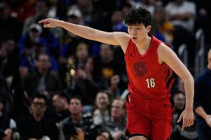 解说：最近杨瀚森处理球自信多了 但这还不够&他需要更多机会磨炼