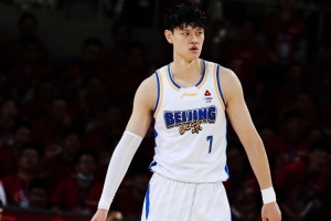 稳定输出！曾凡博9中4拿到15分5篮板1助攻1盖帽