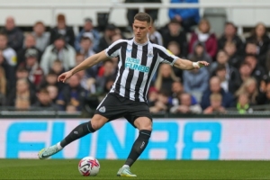 记者：吉马良斯、乔林顿和麦利将缺战曼城，博特曼可以上场