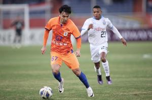 津媒：泰山球员吴兴涵大概率租借津门虎，上演“游子回乡”戏码