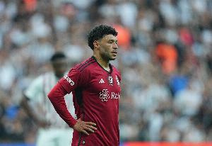 还能签！镜报：阿森纳仍可以签32岁老将张伯伦 名单未满25人可签