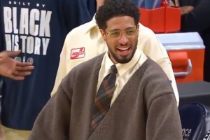 哈利伯顿又看嗨了！昆顿·杰克逊反击蓄力单臂战斧劈扣！