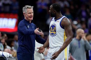 球队因交易流言表现不佳？科尔：可能吧 今晚气氛不太好