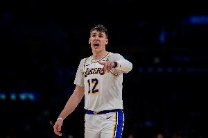 拉拉维亚：很高兴能回家了 我实在不喜欢这一路的寒冷天气