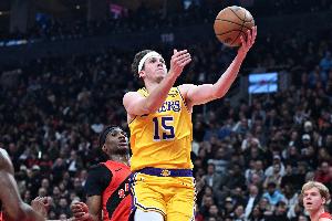 湖人客战篮网 连续缺席19场的里夫斯复出&替补出战有出场时间限制