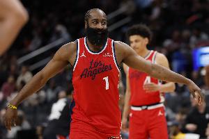 卡姆·克里斯蒂：哈登对队里每个人都很重要 看到他离开很难过