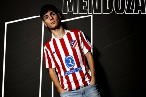 转会费1600万欧！官方：马竞新援门多萨身穿4号球衣