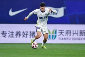 津媒：埃尔切派出一线队与津门虎热身 萨尔瓦多术后已能正常行走