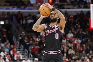 科比·怀特在公牛出战451场比赛 场均15.4分3.7板3.9助&命中率43%