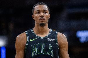 关键黄油手！最后一攻墨菲跑出战术 但接球没有接稳上篮超时