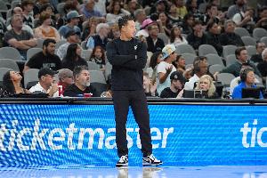 战胜独行侠！米奇：球队的战术执行和身体对抗都有所提升