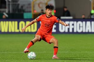 沪媒：海港引进杨希的主要目的是为右后卫位置储备新生力量