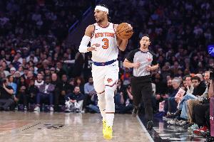 可不能再伤了！哈特持球推进突然腿部不适 返回更衣室