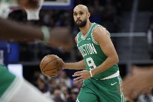 进攻一筹莫展！怀特半场毫无状态 11投仅2中&三分6中0