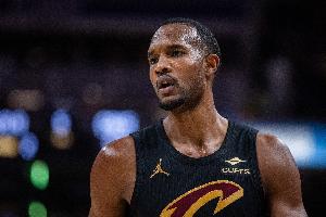 加内特：哈登光靠空接喂饼 就能让莫布里和阿伦每场多得六到八分