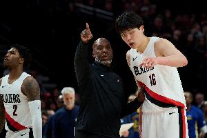 解说：不是说斯普利特故意打得快 比卢普斯出事前也打得飞快