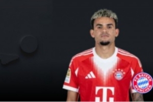 毫无悬念！官方：迪亚斯当选拜仁vs霍村MVP，单场3球+2次造点