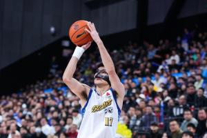 直播吧：孙铭徽距腓前韧带撕裂 预计两个月后重返赛场