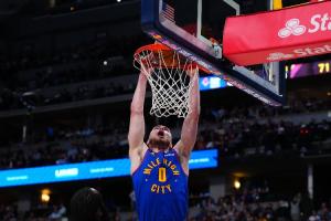 布劳恩：我的脚踝爆发力还未达理想状态 但比刚复出时好了很多