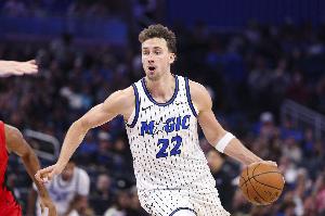 场均22.2分6.1板3.6助！小瓦格纳将在对阵雄鹿的比赛中复出