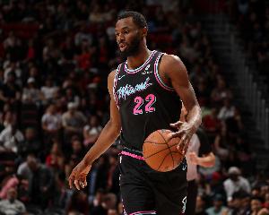 维金斯：我们具备应对困境的能力 专注投入继续团结作战