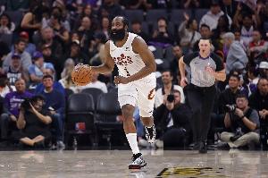 米切尔：最后哈登一出手我就知道稳了 我就是把球给他让他发挥